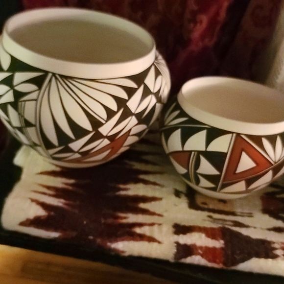 Authentic Native American Handpainted Pots - Picture 4 of 4